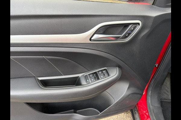 MG Mg Zs EV Luxury 45 kWh SOH 94% | ORIGINEEL NL AUTO | KEURIG NETJES ONDERHOUDEN | 18 INCH VELGEN + ALL SEASON BANDEN | PANO | LEER | STOELVERWARMING | FULL OPTIONS | RIJKLAAR PRIJS MET 12 MND BOVAG GARANTIE