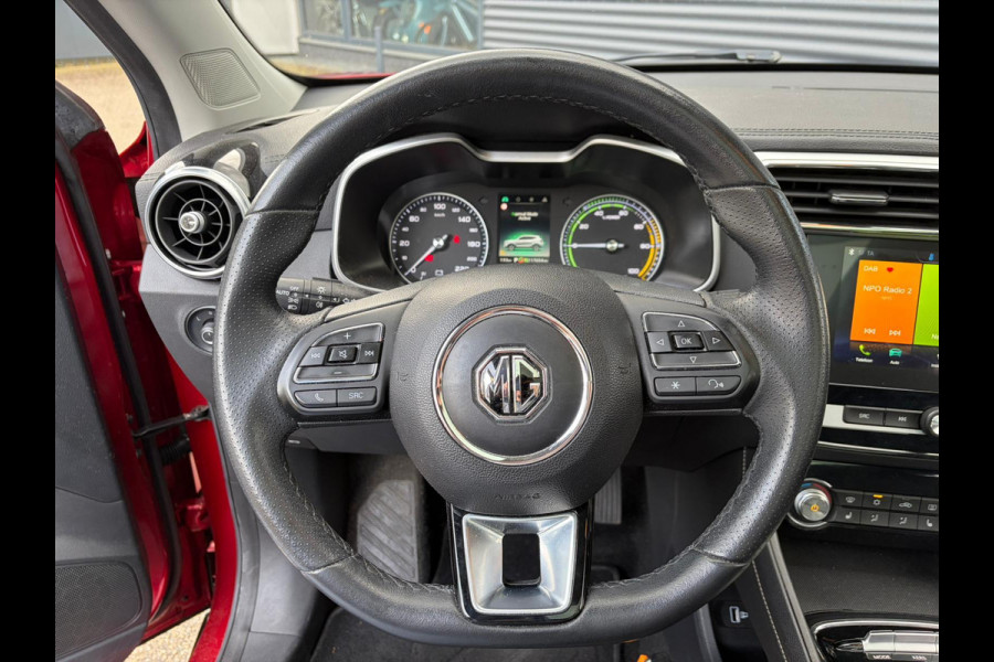 MG Mg Zs EV Luxury 45 kWh SOH 94% | ORIGINEEL NL AUTO | KEURIG NETJES ONDERHOUDEN | 18 INCH VELGEN + ALL SEASON BANDEN | PANO | LEER | STOELVERWARMING | FULL OPTIONS | RIJKLAAR PRIJS MET 12 MND BOVAG GARANTIE
