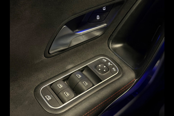 Mercedes-Benz CLA-Klasse 250 AMG|PANO|SFEER|BOMVOL!