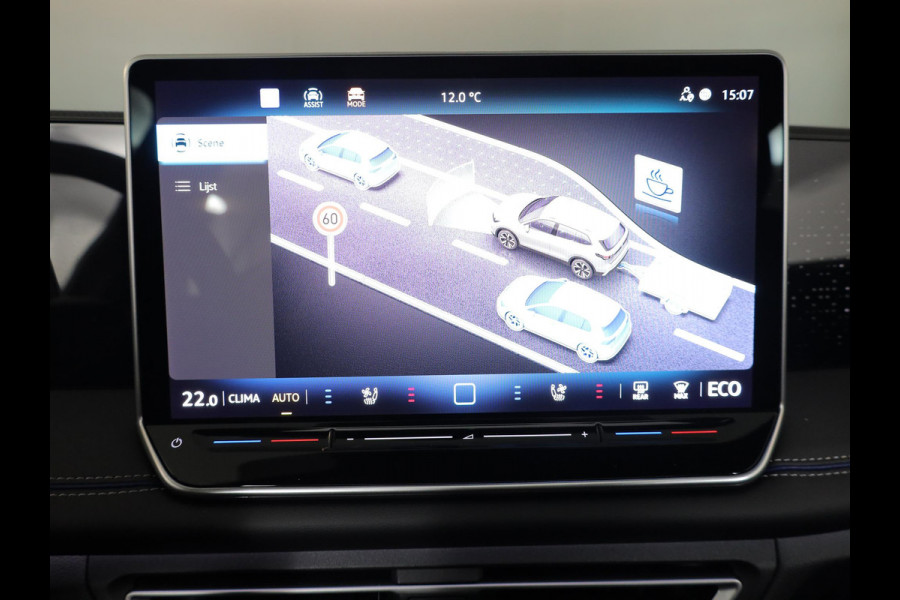Volkswagen Tiguan 1.5 eHybrid R-Line Edition 272 pk Automaat (DSG) | Verlengde garantie | Navigatie | Panoramadak | Trekhaak (wegklapbaar) | Parkeersensoren (Park assist) | Rondomzicht camera| Lederen bekleding | Stoelverwarming v/a | R-Line |