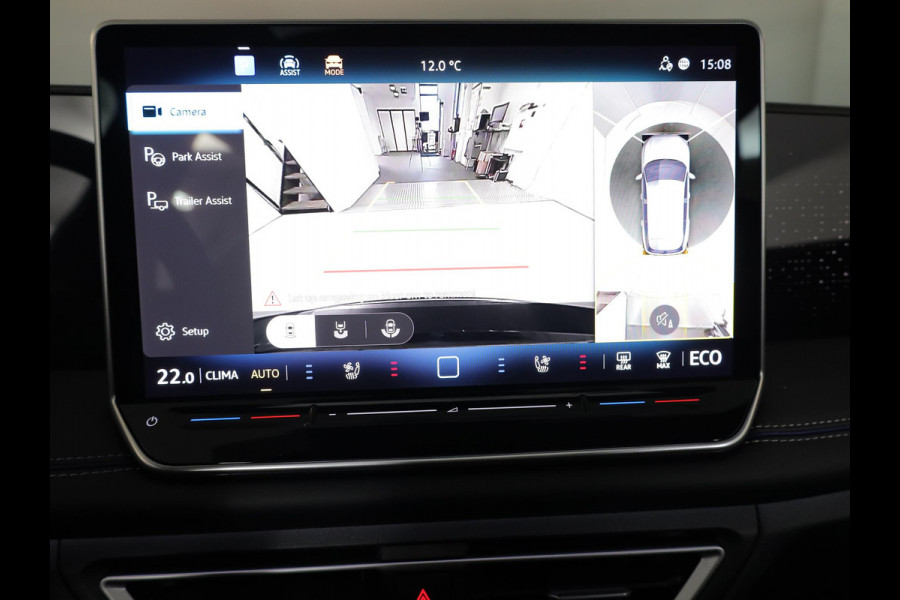 Volkswagen Tiguan 1.5 eHybrid R-Line Edition 272 pk Automaat (DSG) | Verlengde garantie | Navigatie | Panoramadak | Trekhaak (wegklapbaar) | Parkeersensoren (Park assist) | Rondomzicht camera| Lederen bekleding | Stoelverwarming v/a | R-Line |