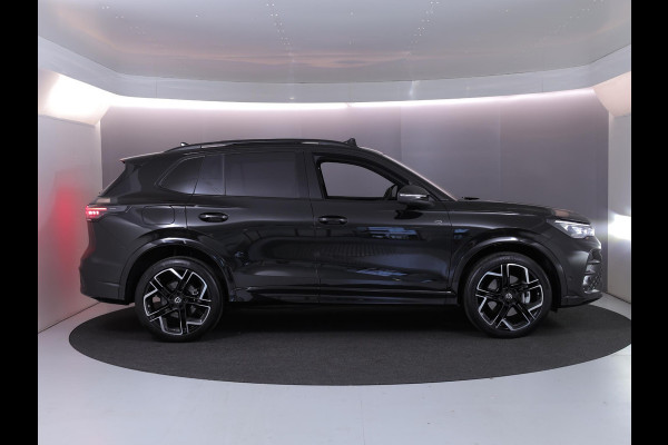 Volkswagen Tiguan 1.5 eHybrid R-Line Edition 272 pk Automaat (DSG) | Verlengde garantie | Navigatie | Panoramadak | Trekhaak (wegklapbaar) | Parkeersensoren (Park assist) | Rondomzicht camera| Lederen bekleding | Stoelverwarming v/a | R-Line |