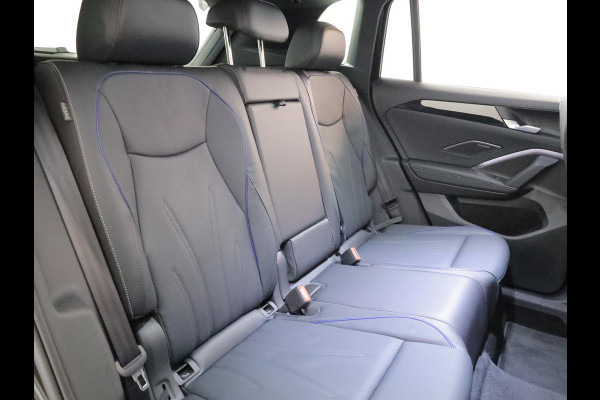 Volkswagen Tiguan 1.5 eHybrid R-Line Edition 272 pk Automaat (DSG) | Verlengde garantie | Navigatie | Panoramadak | Trekhaak (wegklapbaar) | Parkeersensoren (Park assist) | Rondomzicht camera| Lederen bekleding | Stoelverwarming v/a | R-Line |
