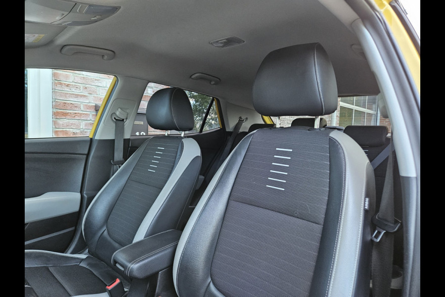 Kia Stonic 1.0 T-GDi DynamicLine Carplay! Camera! Navigatie! Nette Auto! Dealer Onderhouden!