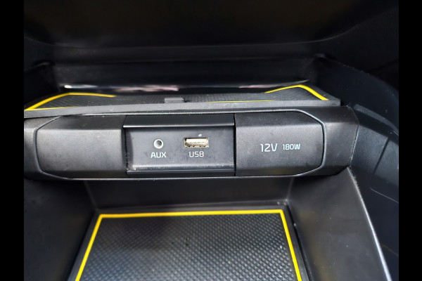 Kia Stonic 1.0 T-GDi DynamicLine Carplay! Camera! Navigatie! Nette Auto! Dealer Onderhouden!