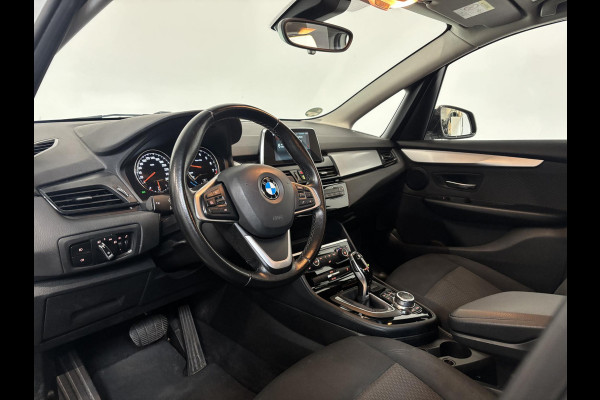 BMW 2 Serie Active Tourer 218i Corporate Lease Executive Navigatie Airco Cruise Control Lichtmetalenvelgen Parkeersensoren