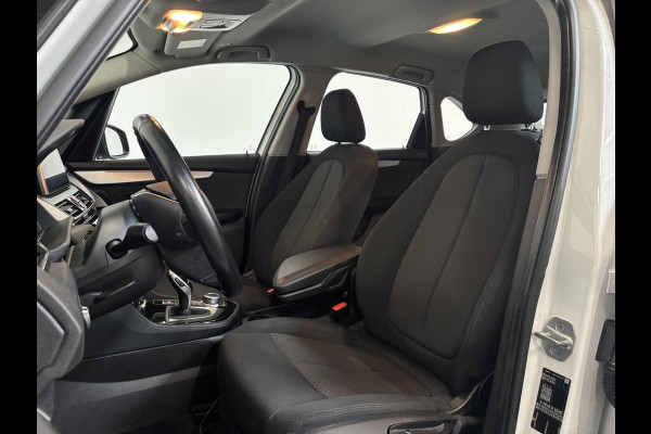 BMW 2 Serie Active Tourer 218i Corporate Lease Executive Navigatie Airco Cruise Control Lichtmetalenvelgen Parkeersensoren