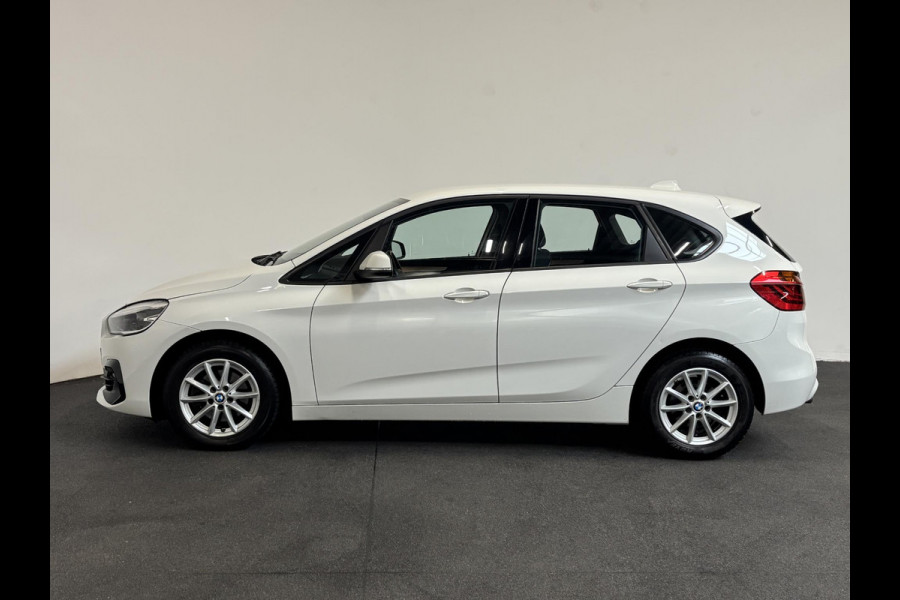 BMW 2 Serie Active Tourer 218i Corporate Lease Executive Navigatie Airco Cruise Control Lichtmetalenvelgen Parkeersensoren