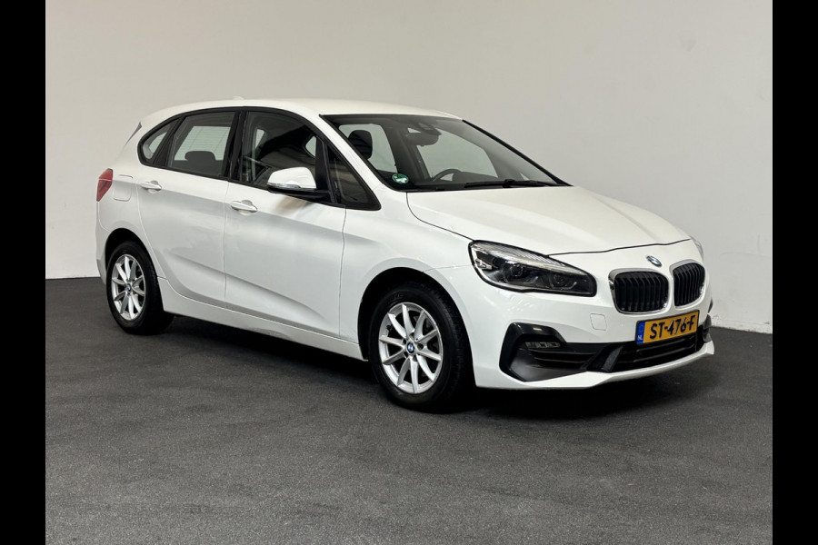 BMW 2 Serie Active Tourer 218i Corporate Lease Executive Navigatie Airco Cruise Control Lichtmetalenvelgen Parkeersensoren