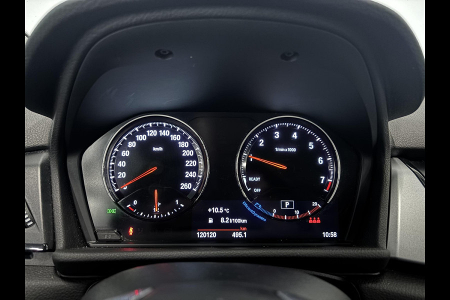 BMW 2 Serie Active Tourer 218i Corporate Lease Executive Navigatie Airco Cruise Control Lichtmetalenvelgen Parkeersensoren