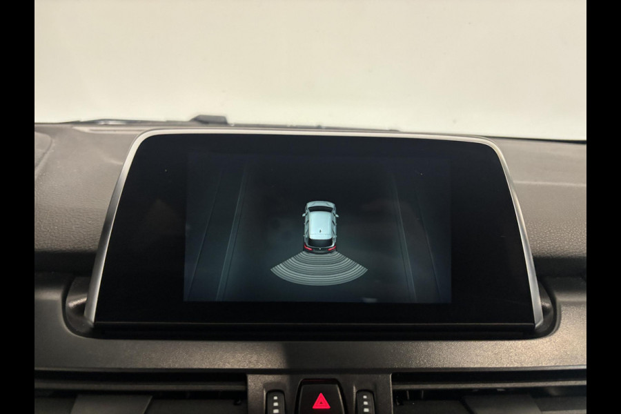 BMW 2 Serie Active Tourer 218i Corporate Lease Executive Navigatie Airco Cruise Control Lichtmetalenvelgen Parkeersensoren
