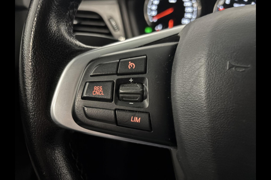 BMW 2 Serie Active Tourer 218i Corporate Lease Executive Navigatie Airco Cruise Control Lichtmetalenvelgen Parkeersensoren