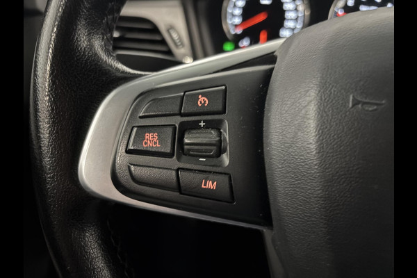 BMW 2 Serie Active Tourer 218i Corporate Lease Executive Navigatie Airco Cruise Control Lichtmetalenvelgen Parkeersensoren