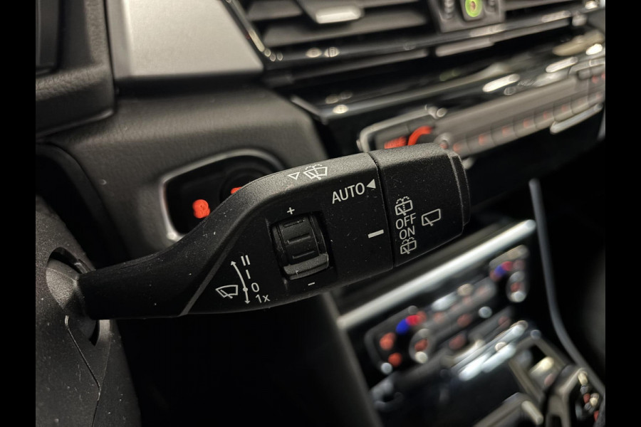 BMW 2 Serie Active Tourer 218i Corporate Lease Executive Navigatie Airco Cruise Control Lichtmetalenvelgen Parkeersensoren