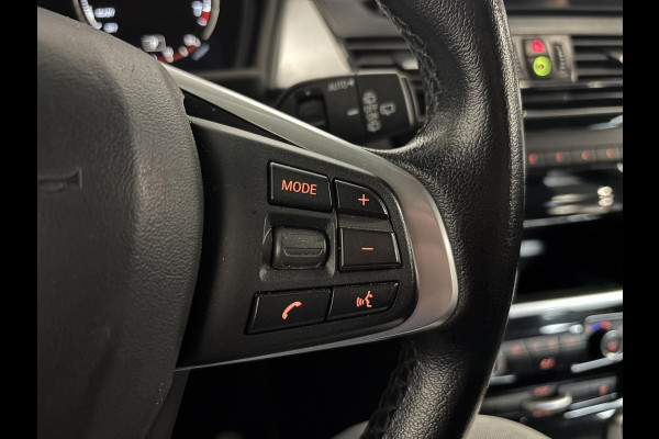 BMW 2 Serie Active Tourer 218i Corporate Lease Executive Navigatie Airco Cruise Control Lichtmetalenvelgen Parkeersensoren