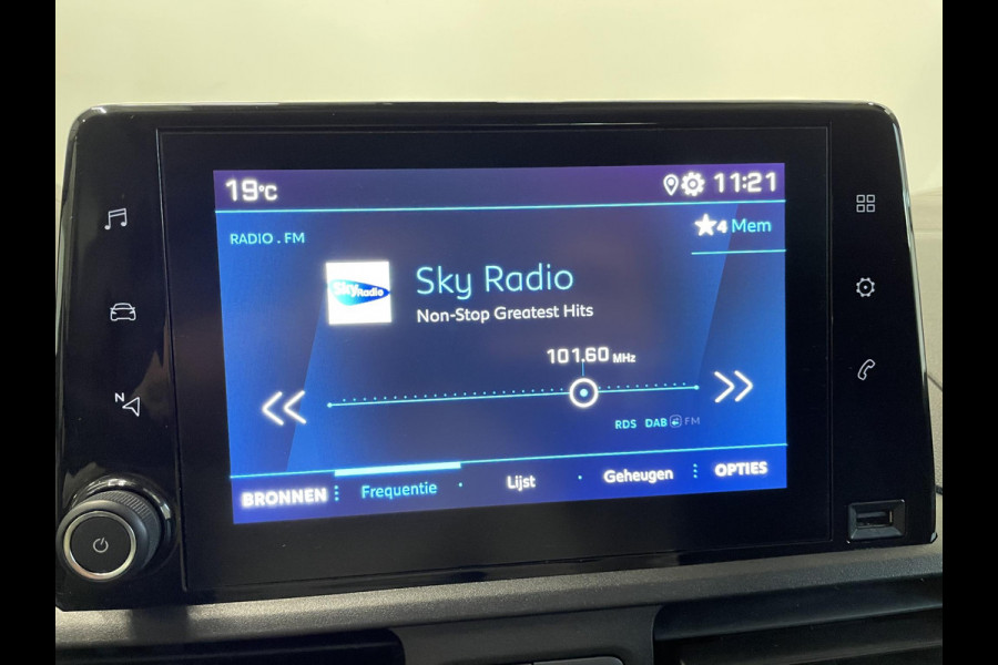 Peugeot Partner 1.5 BlueHDI Premium Navigatie Apple Carplay Android Auto Parkeersensoren achter Cruise Control Airco