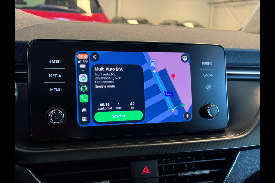 Škoda Kamiq 1.0 TSI Monte Carlo 116pk DSG Dealer O.H. | Panodak | Apple Carplay | RS Sportstoelen Verwarmd | LED Koplampen | Cruise Control | DAB | 18"L.M |