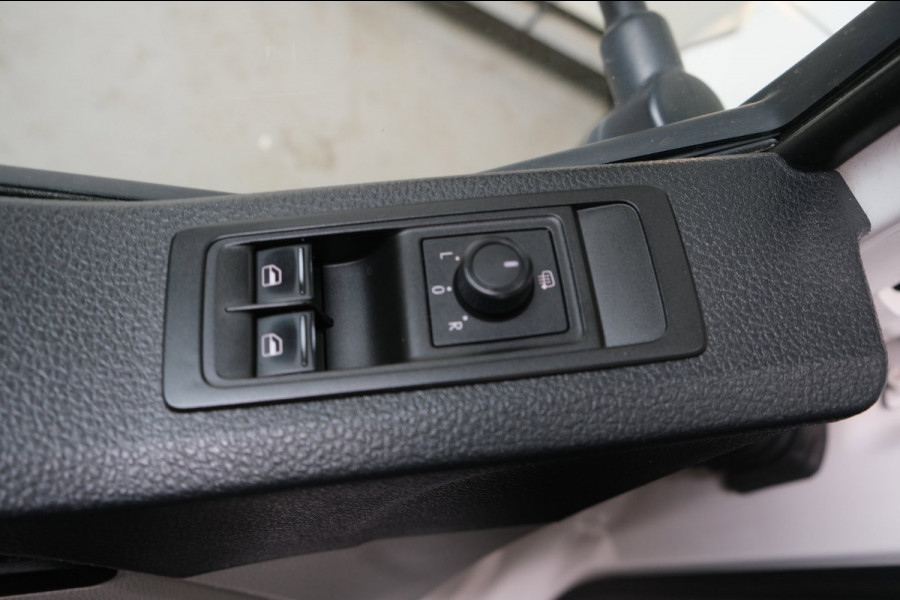 Volkswagen Transporter 2.0 TDI L2H1 DC Comfortline Pick-up - Airco, Cruise, PDC, Trekhaak.
