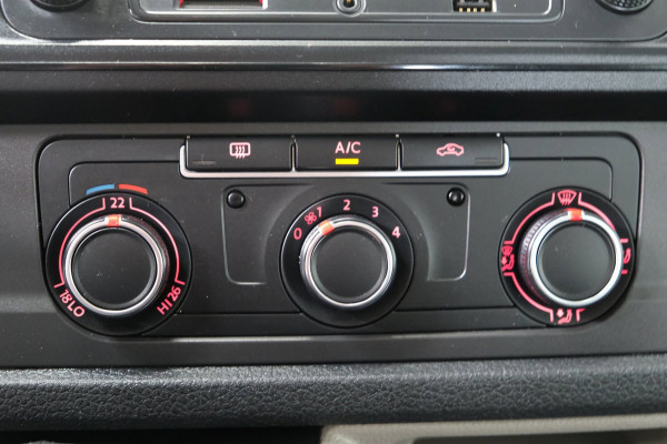 Volkswagen Transporter 2.0 TDI L2H1 DC Comfortline Pick-up - Airco, Cruise, PDC, Trekhaak.