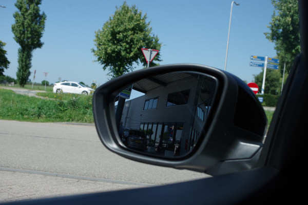 Opel Corsa 1.2 GS Line, Panoramadak, Camera, Stoelverwarming