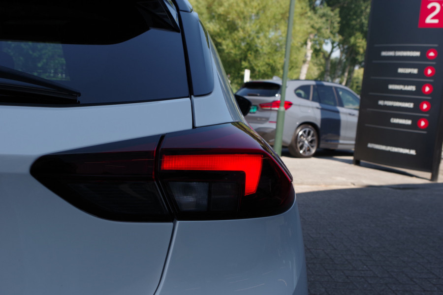 Opel Corsa 1.2 GS Line, Panoramadak, Camera, Stoelverwarming