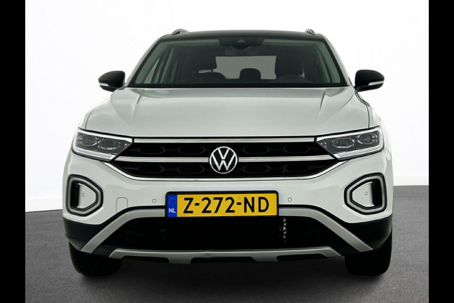 Volkswagen T-Roc 1.5 TSI 150pk DSG / Automaat Style two tone Navigatie Apple Carplay/Android Auto Parkeersensoren Camera Adaptive Cruise Control Blind Spot Assist Park Assist Stoel- en stuurverwarming Elektrische achterklep LED-koplampen