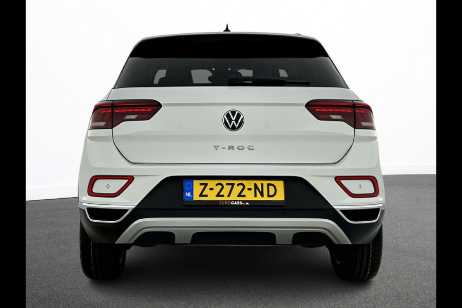 Volkswagen T-Roc 1.5 TSI 150pk DSG / Automaat Style two tone Navigatie Apple Carplay/Android Auto Parkeersensoren Camera Adaptive Cruise Control Blind Spot Assist Park Assist Stoel- en stuurverwarming Elektrische achterklep LED-koplampen