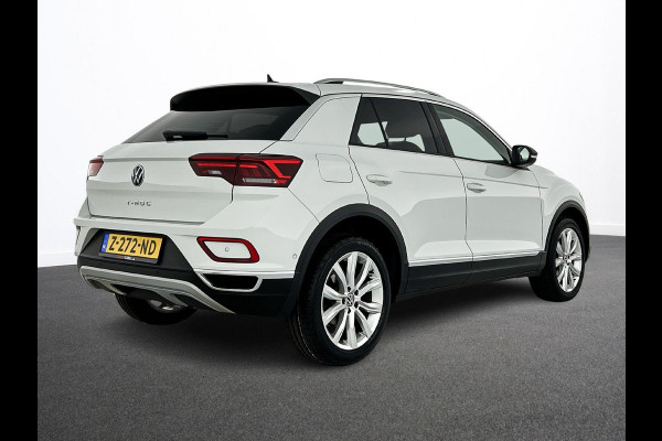 Volkswagen T-Roc 1.5 TSI 150pk DSG / Automaat Style two tone Navigatie Apple Carplay/Android Auto Parkeersensoren Camera Adaptive Cruise Control Blind Spot Assist Park Assist Stoel- en stuurverwarming Elektrische achterklep LED-koplampen