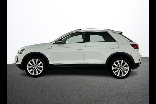 Volkswagen T-Roc 1.5 TSI 150pk DSG / Automaat Style two tone Navigatie Apple Carplay/Android Auto Parkeersensoren Camera Adaptive Cruise Control Blind Spot Assist Park Assist Stoel- en stuurverwarming Elektrische achterklep LED-koplampen