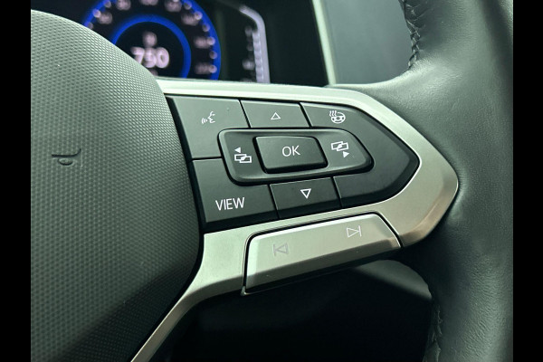 Volkswagen T-Roc 1.5 TSI 150pk DSG / Automaat Style two tone Navigatie Apple Carplay/Android Auto Parkeersensoren Camera Adaptive Cruise Control Blind Spot Assist Park Assist Stoel- en stuurverwarming Elektrische achterklep LED-koplampen