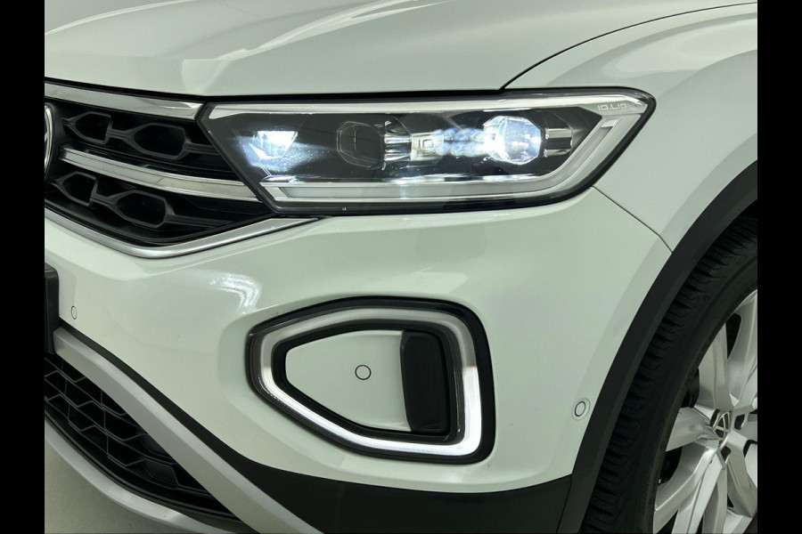 Volkswagen T-Roc 1.5 TSI 150pk DSG / Automaat Style two tone Navigatie Apple Carplay/Android Auto Parkeersensoren Camera Adaptive Cruise Control Blind Spot Assist Park Assist Stoel- en stuurverwarming Elektrische achterklep LED-koplampen