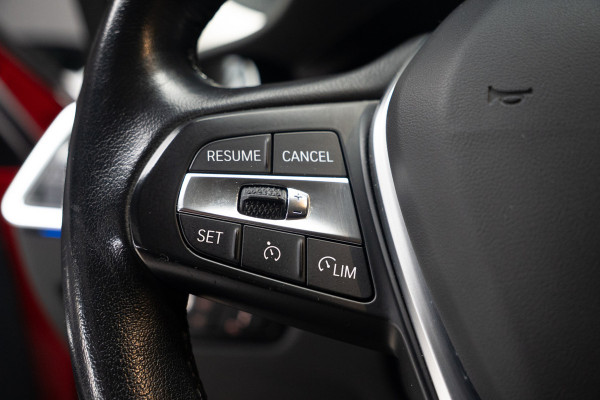 BMW 3-serie 330i High Exe Leer Navi ACC PDC Virtual Climate (3-zone) PDC LM velgen