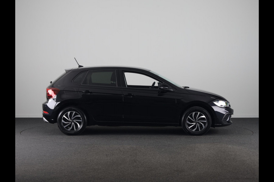 Volkswagen Polo 1.0 TSI Life 95 pk | Navigatie via App | Parkeersensoren | LEDS koplampen | Adaptieve cruise control | Apple Carplay/Android Auto |