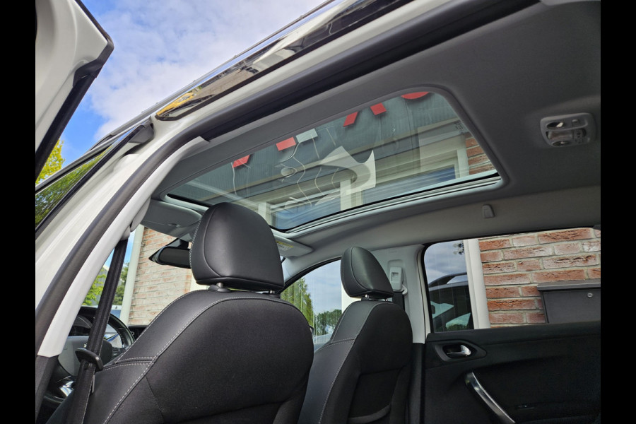 Peugeot 2008 1.2 PureTech GT-line Panoramadak! Trekhaak! Carplay! Airco/Clima! Cruise Control! Nette/Mooie Auto!