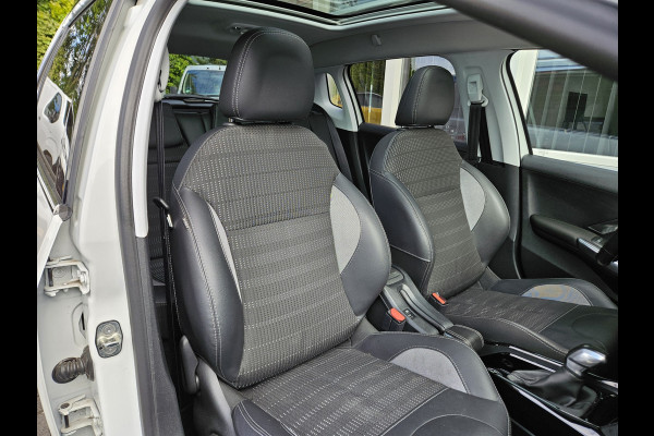 Peugeot 2008 1.2 PureTech GT-line Panoramadak! Trekhaak! Carplay! Airco/Clima! Cruise Control! Nette/Mooie Auto!
