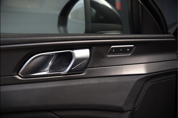 Lynk & Co 01 1.5 | Panoramadak | Stoelverwarming | Keyless | Apple Carplay | Adaptive Cruise Control | Infinity | Navigatie | Camera | Parkeersensoren | SOH 93,97%