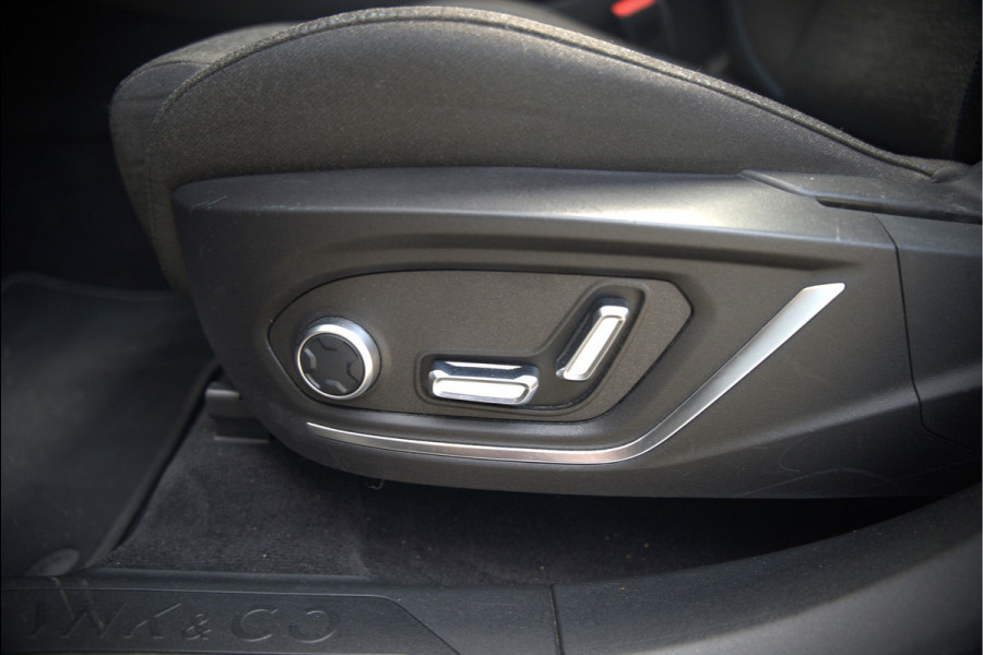 Lynk & Co 01 1.5 | Panoramadak | Stoelverwarming | Keyless | Apple Carplay | Adaptive Cruise Control | Infinity | Navigatie | Camera | Parkeersensoren | SOH 93,97%