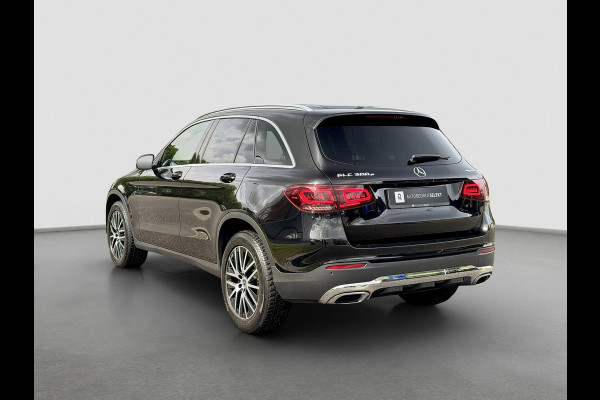 Mercedes-Benz GLC 300e 4MATIC AMG | Multibeam | Virtual | 360 | Sfeerverlichting | Dealer onderhouden | Dodehoek