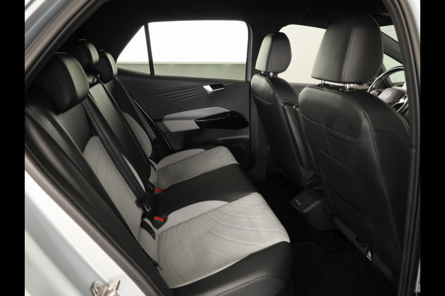 Volkswagen ID.3 Pro Edition 58 kWh 204pk | Navigatie | Parkeercamera | 19 inch Lichtmetalen velgen | Aplle Carplay /- Android auto
