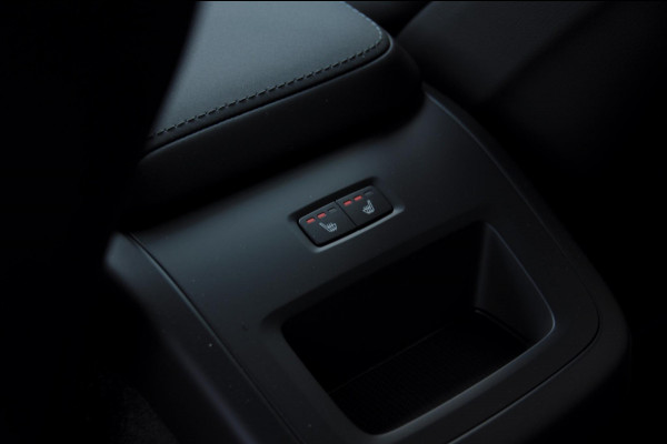 Volvo XC60 T6 350PK Automaat AWD Plus Black Edition / Elektrisch bedienbare voorstoelen met geheugen/ Stoelverwarming/ Stuurverwarming/ Harman Kardon audio/ 360 Camera/