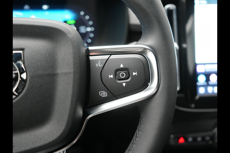 Volvo XC40 Recharge 67 kWh 231pk Dealer O.H. | Trekhaak Af Fabriek | Warmtepomp | Camera | Google Assistent | 19"L.M | Sportstoelen & Stuur Verwarmd | Standkachel | Apple Carplay | Cruise Control | DAB |