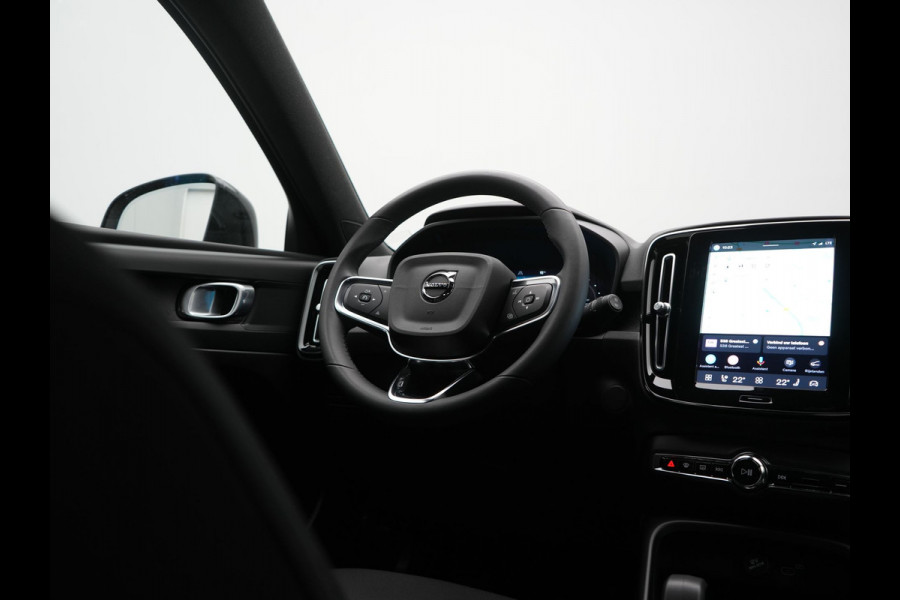 Volvo XC40 Recharge 67 kWh 231pk Dealer O.H. | Trekhaak Af Fabriek | Warmtepomp | Camera | Google Assistent | 19"L.M | Sportstoelen & Stuur Verwarmd | Standkachel | Apple Carplay | Cruise Control | DAB |