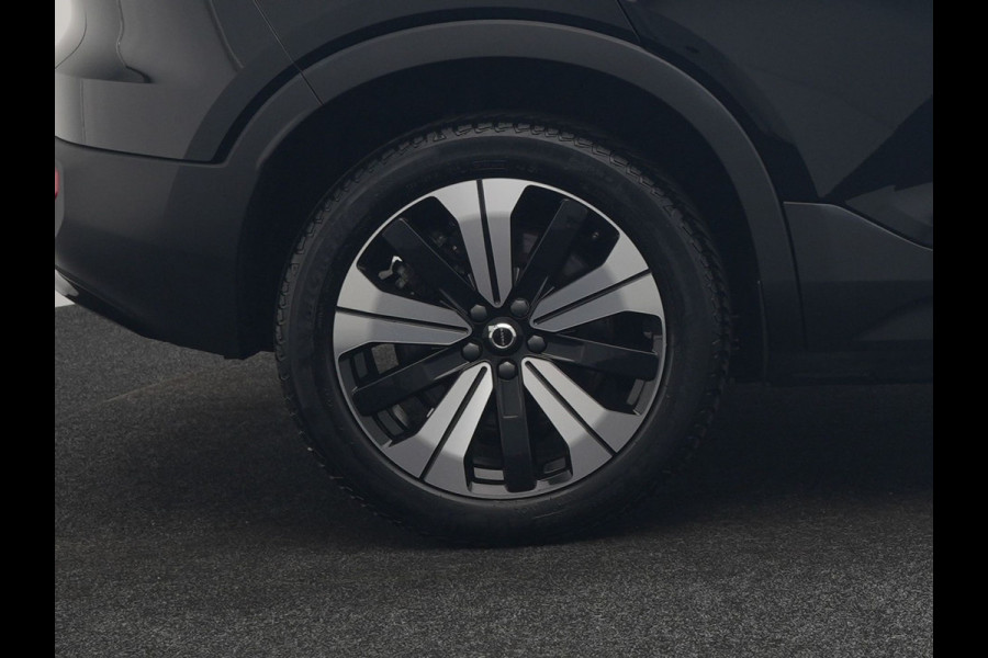 Volvo XC40 Recharge 67 kWh 231pk Dealer O.H. | Trekhaak Af Fabriek | Warmtepomp | Camera | Google Assistent | 19"L.M | Sportstoelen & Stuur Verwarmd | Standkachel | Apple Carplay | Cruise Control | DAB |