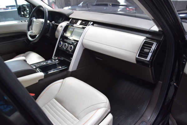 Land Rover Discovery 3.0 Si6 HSE Luxury 7p. Navi|Panoramadak|Massage|DVD Ent.|ijskast|340pk!
