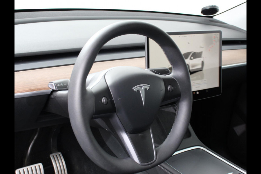 Tesla Model Y Performance Long Range AWD 75 kWh Climate control Adaptieve cruise control Achteruitrijcamera Panoramadak Keyless Stuurverwarming Stoelverwarming LED Navigatie Parkeersensoren Trekhaak