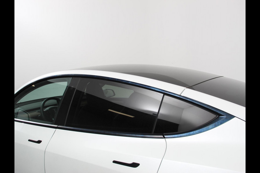 Tesla Model Y Performance Long Range AWD 75 kWh Climate control Adaptieve cruise control Achteruitrijcamera Panoramadak Keyless Stuurverwarming Stoelverwarming LED Navigatie Parkeersensoren Trekhaak