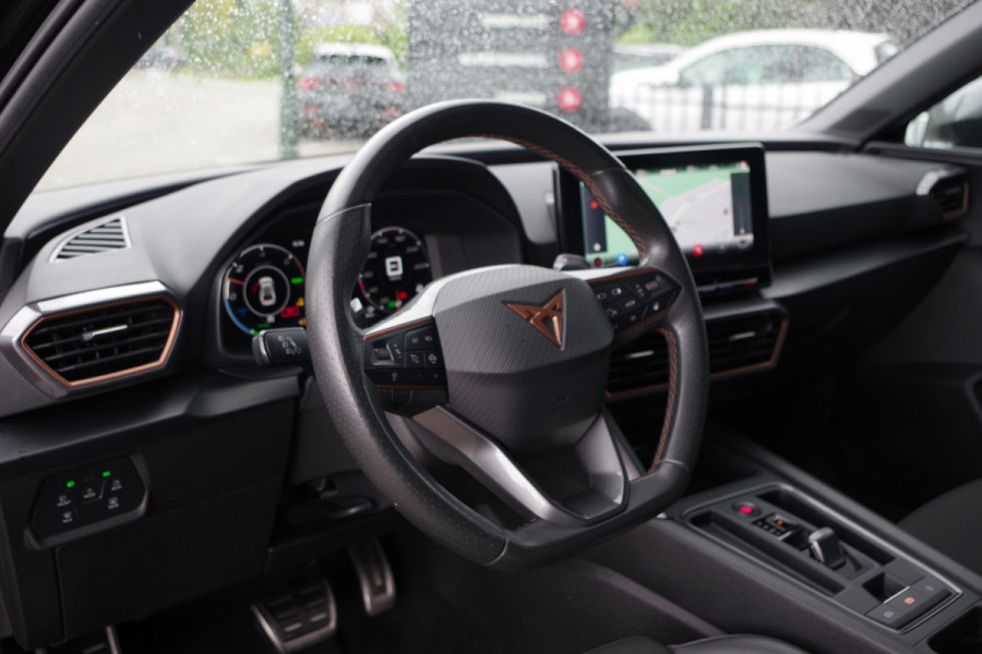 CUPRA Leon 1.4 e-Hybrid VZ 245 PK, Adap. Cruise Control, Matrix-LED, Stuur- & Stoelverwarming