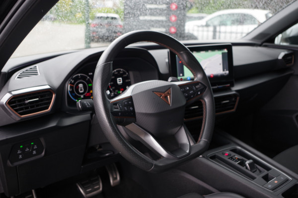CUPRA Leon 1.4 e-Hybrid VZ 245 PK, Adap. Cruise Control, Matrix-LED, Stuur- & Stoelverwarming