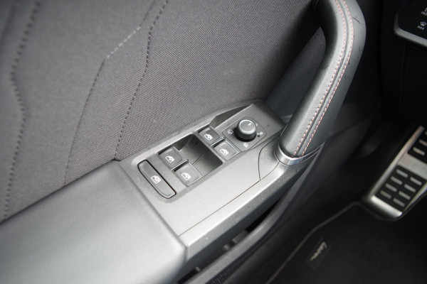 CUPRA Leon 1.4 e-Hybrid VZ 245 PK, Adap. Cruise Control, Matrix-LED, Stuur- & Stoelverwarming