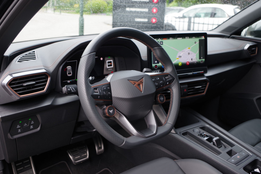 CUPRA Leon Sportstourer 1.4 e-Hybrid 245 PK VZ Copper Edition, Trekhaak, Stuur- & Stoelverwarming, Adap. Cruise Control, Matrix-LED